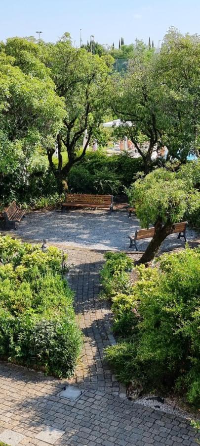 Dolce Blu Sirmione Rivoltella del Garda Exterior foto